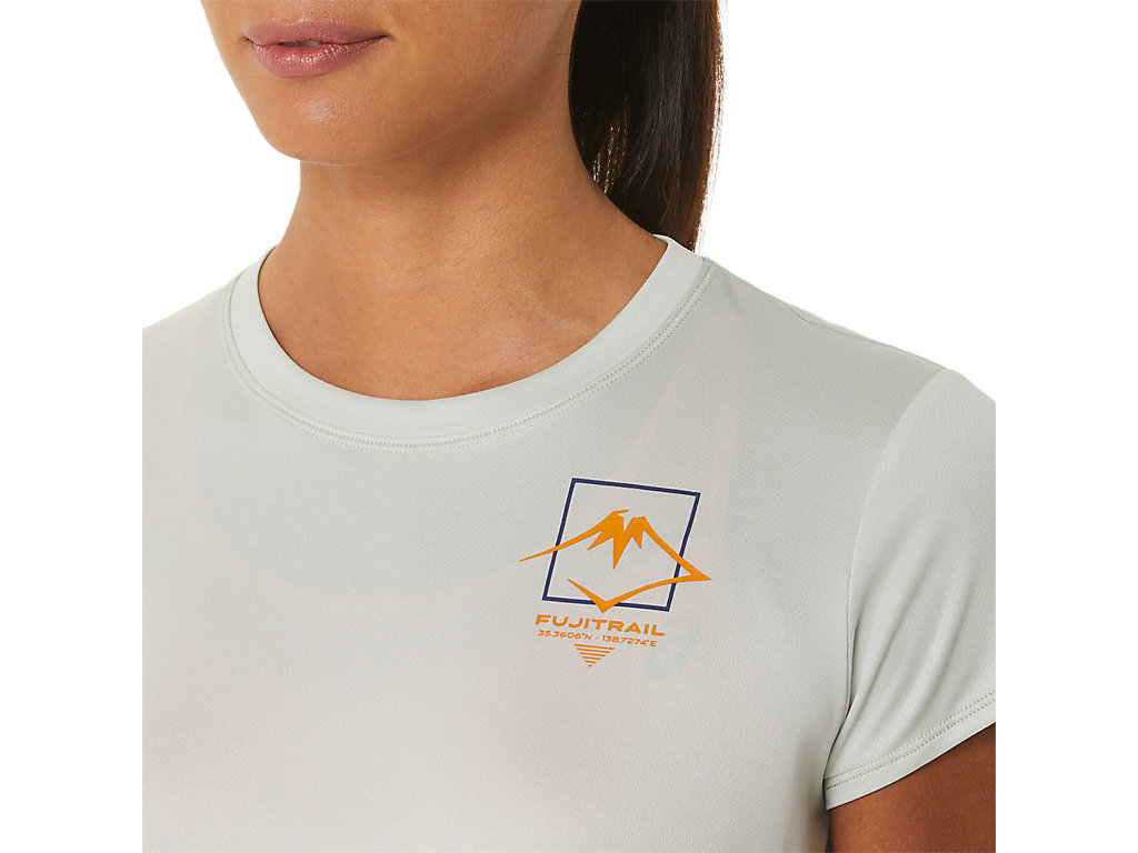 Camiseta Asics Fujitrail Logo Sleeve Feminino Luz Verde Oliva | 2301-FNBZS